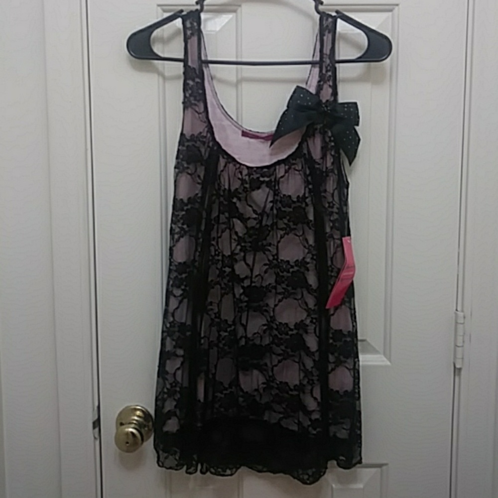 Julies Closet lace top